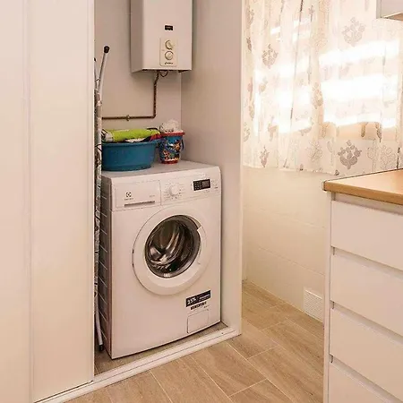 Apartamento Maria Luisa 8 Pax Apartment